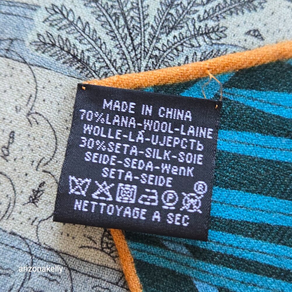 Wool/Silk Scarf With Hand-Rolled Edges Animal Nature Print - Picture 10 of 11